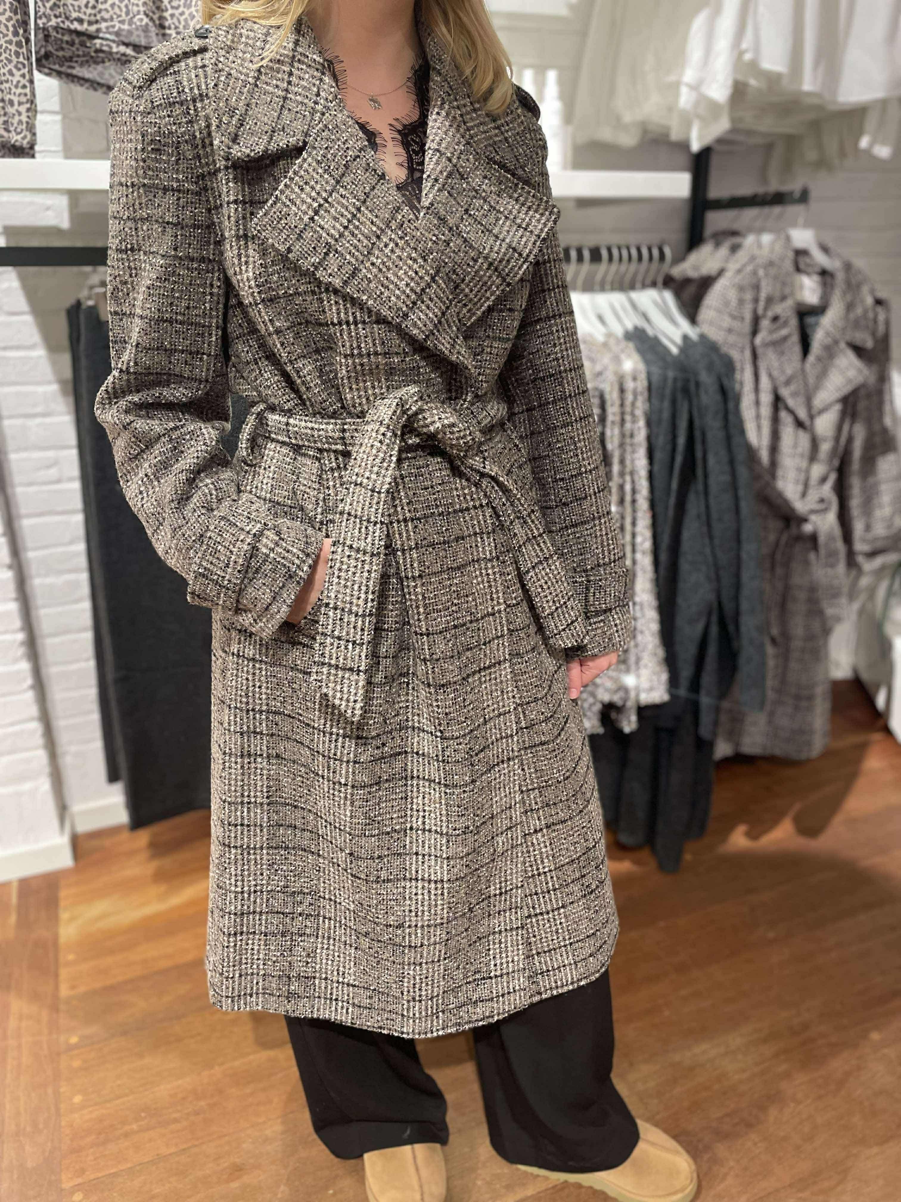 VMMARTA Coat - Black